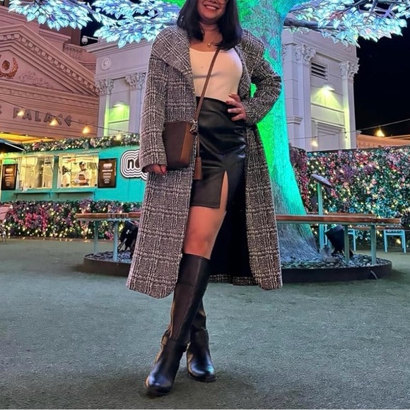 High Waist Bodycon Mini Short Faux Leather Skirt with Slit - Picture 10 of 12